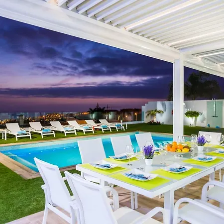 Valentina Ocean View Heated Pool 빌라