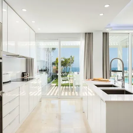 빌라 Valentina Ocean View Heated Pool 아데제