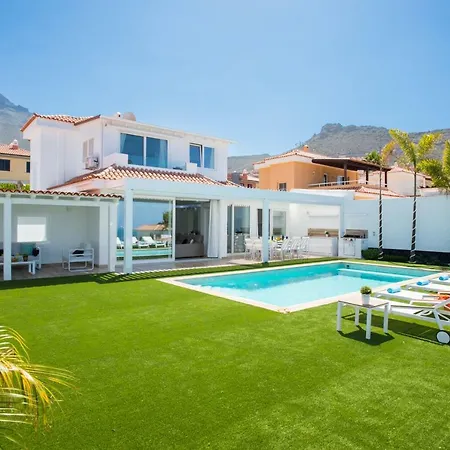 빌라 Valentina Ocean View Heated Pool 아데제