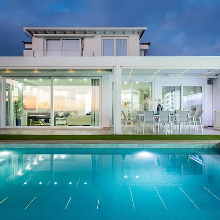 Valentina Ocean View Heated Pool וילה