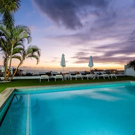 Valentina Ocean View Heated Pool אדחה